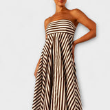 Maxi šaty Nocturnal Charm s volány