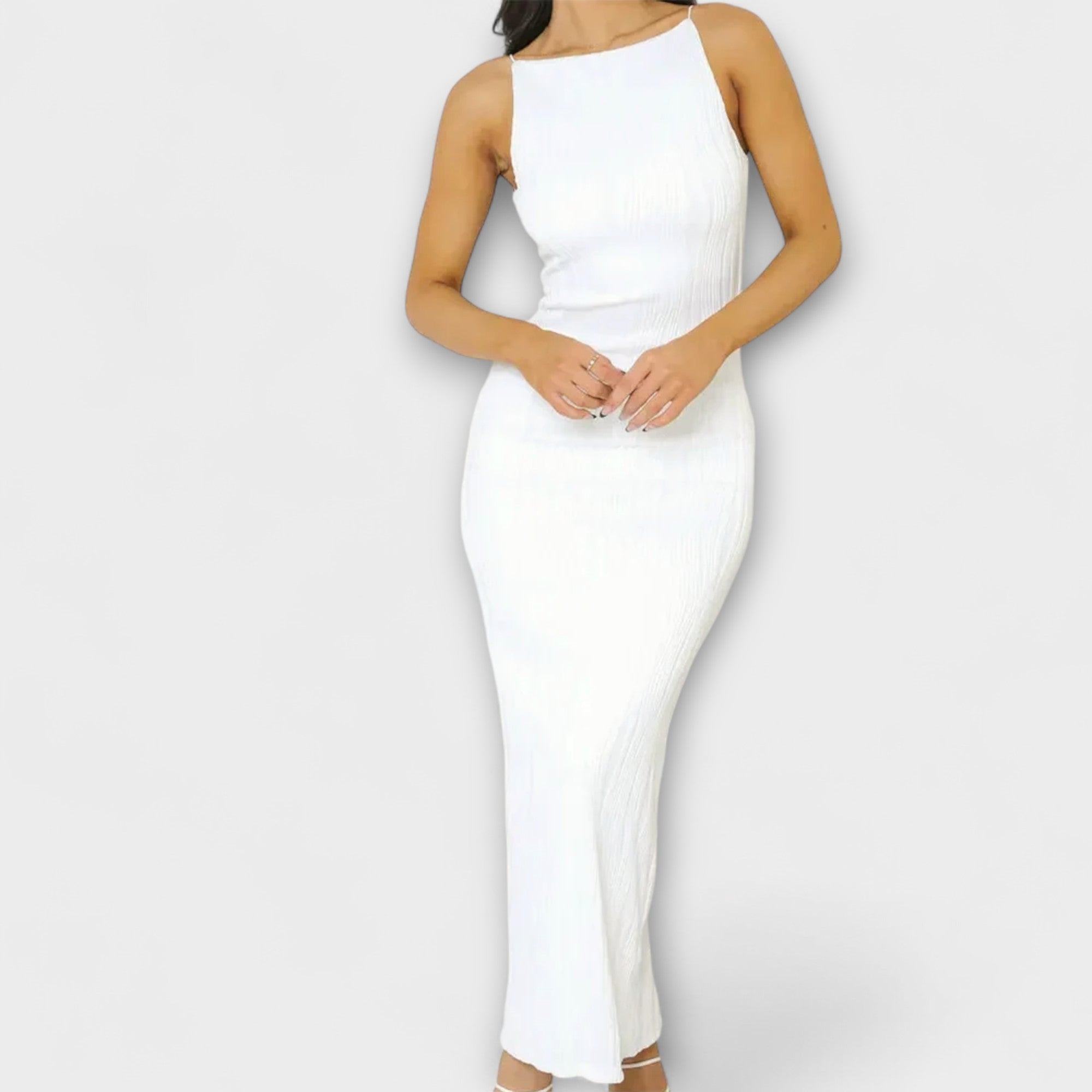 Elegantní bezrukávový maxi šaty s řasením